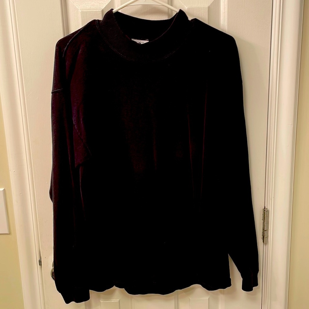 black light sweatshirt : very warm and comfy!